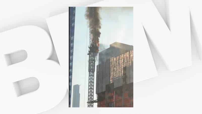 États-Unis: une grue en flammes s'effondre en pleine rue à Manhattan