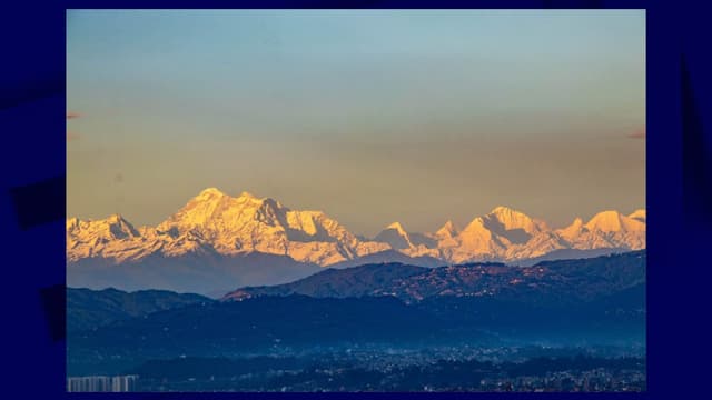Le mont Everest vu depuis Katmandou 