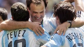 Marcelo Bielsa avec Carlos Tevez et Mauro Rosales quand il entraînait l'Argentine