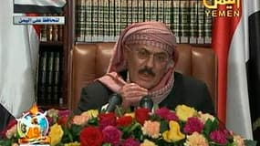 Deux jours après son retour d'Arabie saoudite, le président du Yémen Ali Abdallah Saleh s'est dit prêt dimanche, à la télévision, à un transfert du pouvoir après des élections et s'est engagé à appliqué un accord de transition mis au point par les pays du
