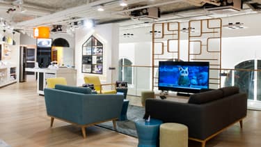 Les boutiques d'Orange (ici celle de l'Opéra à Paris) pourraient vendre plus d'abonnements à Canal Plus