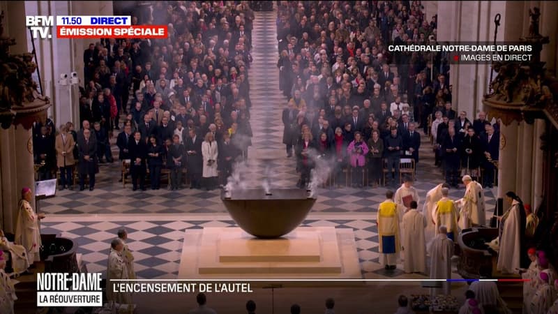 Notre-Dame: l'encensement de l'autel de la cathédrale par l'archevêque de Paris