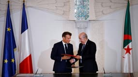 Les présidents français et algérien à Alger, le 27 août 2022