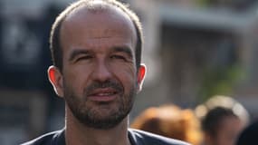 Manuel Bompard lors d'une manifestation pour le droit au logement à Marseille, le 3 novembre 2024.