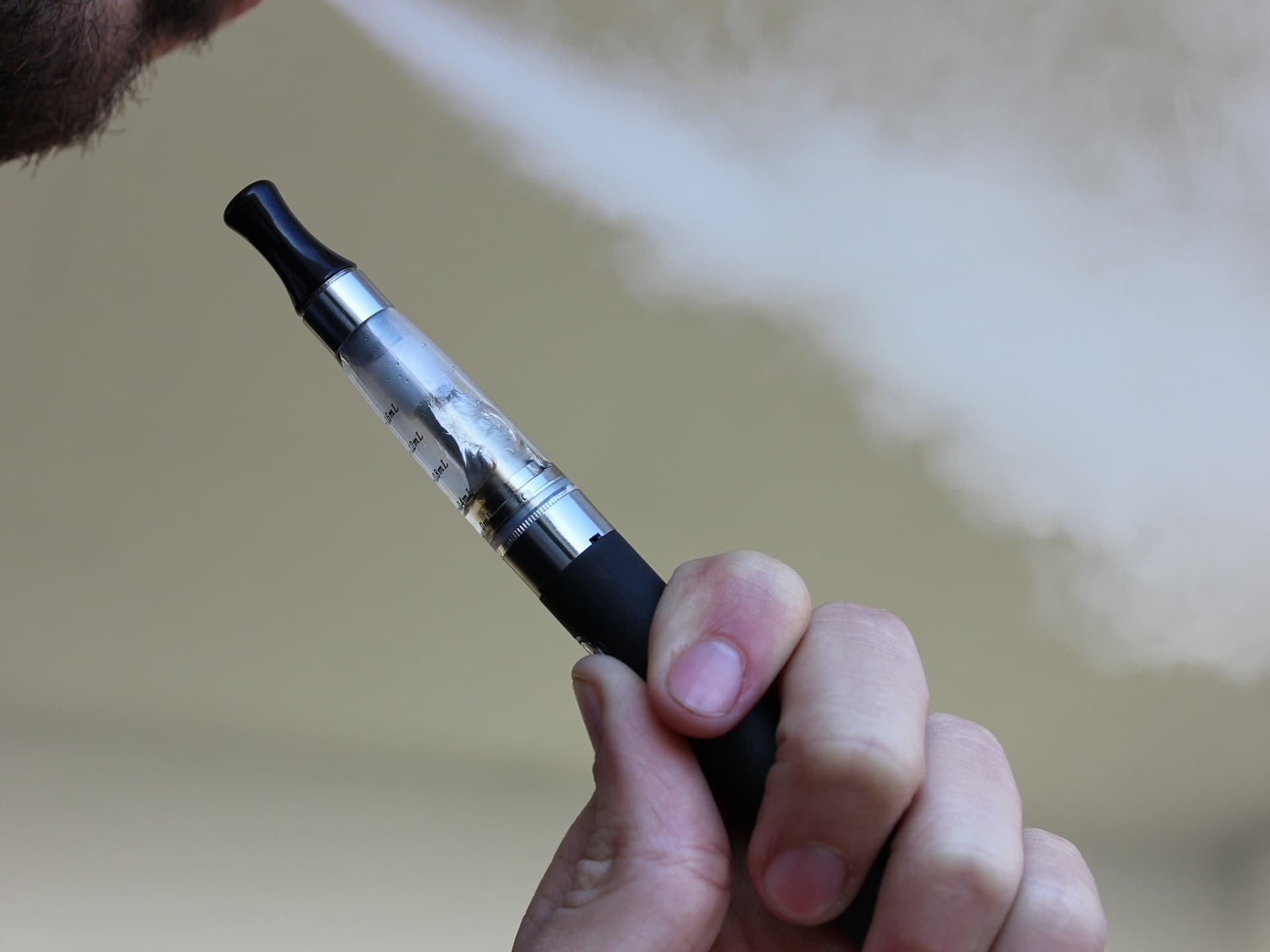 elfbar nachfüll pod läuft aus Cigarette électronique Pod Aspire Fluffi - Batterie 1500mAh, Puissance  5-20W - Cartouche 3.5ml - Autodraw