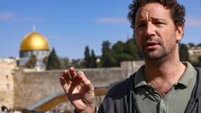 L'historien français Vincent Lemire près de la mosquée Al-Aqsa à Jérusalem, le 25 janvier 2022.