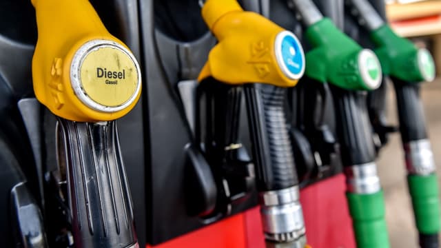 Le gouvernement cherche à dissuader les entreprises de s'équiper en véhicules diesel plutôt qu'essence.