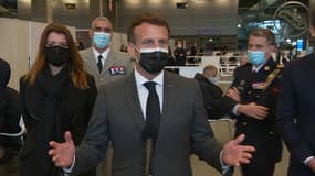 Emmanuel Macron à l'inauguration du premier vaccinodrome parisien, le 6 mai 2021.