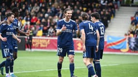 La joie de Pierre-Yves Hamel avec Vincent Marchetti lors du match Rodez-Paris FC (1-1, L2), le 26 avril 2025