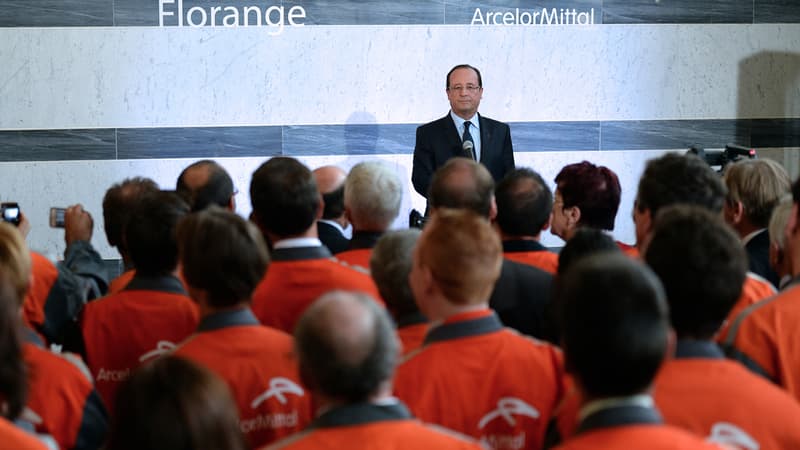 François Hollande devant des salariés d'ArcelorMittal à Florange, le 26 septembre 2013.