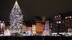 Le 29 novembre 2013, la foule au marché de Noël de Strasbourg.