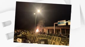 Des manifestants bloquent la Route de Lorient, à Rennes, dans la nuit du lundi 6 au mardi 7 mars 2023, contre la réforme des retraites
