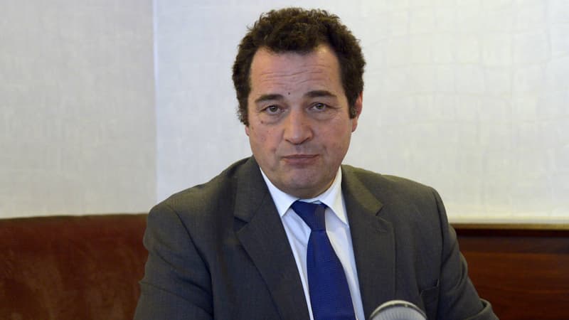 Le député Jean-Frédéric Poisson, ici lors d'une conférence de presse à Paris, le 30 mars 2016.