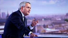 Xavier Bertrand, président de la région Hauts de France et candidat à la présidentielle, sur le plateau de la chaîne France 2, le 30 septembre 2021 à Paris