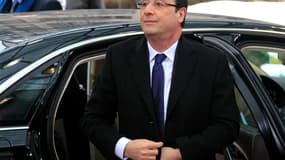 François Hollande a invité vendredi l'Union européenne à décider dans les "prochaines semaines" la levée de l'embargo sur les livraisons d'armes à l'opposition syrienne.