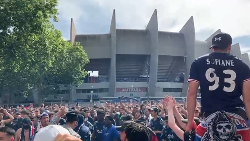 L'ambiance aux abords du Parc des Princes avant la finale de la Ligue des champions, le 31 mai 2025.