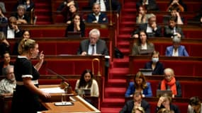 La présidente du groupe parlementaire La France insoumise s'adresse aux députés de l'Assemblée nationale à Paris, le 23 octobre 2022. (Illustration)