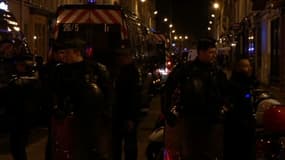 Des violences ont éclaté en marge de la "Nuit Debout", place de la République à Paris, dans la nuit de samedi à dimanche.