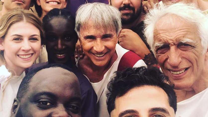 Kheiron et ses acteurs sur le tournage de Brutus vs. César