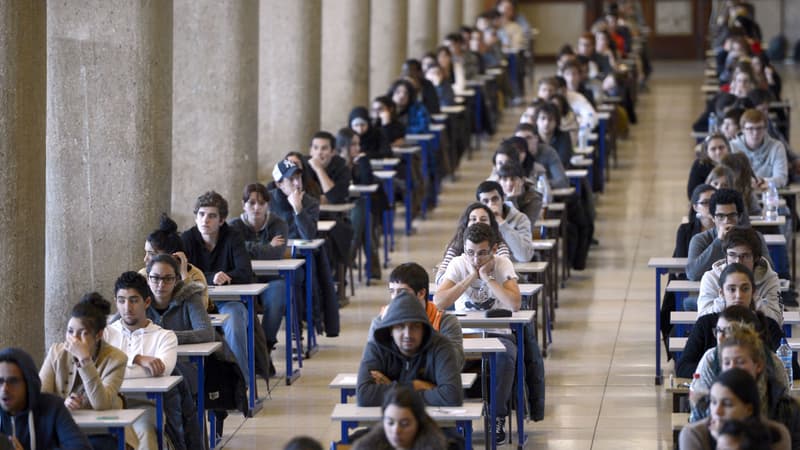 Des étudiants en première année de médecine en 2012 à Marseille lors d'un examen (photo d'illustration)