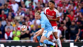 Erling Haaland et William Saliba lors d'Arsenal-Manchester City en octobre 2023