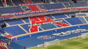 La banderole des supporters parisiens contre la Super League