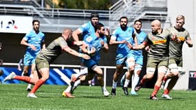 Cobus Reinach se faufile