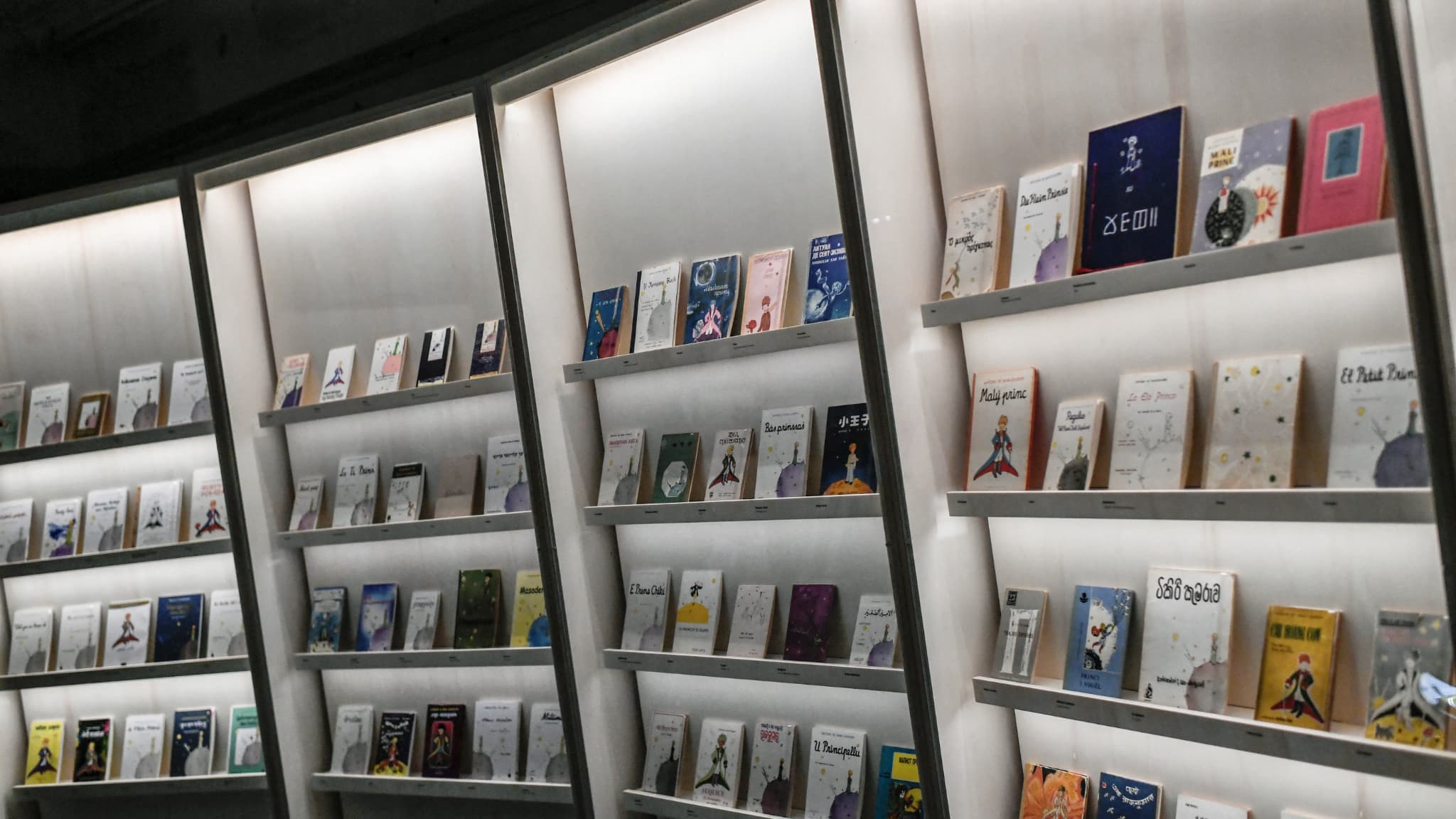 Le Petit Prince est l'ouvrage le plus traduit dans le monde, derrière la Bible.