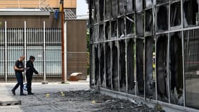 La façade de l'hôtel de ville de Garges-les-Gonesse, dans le Val-d'Oise, incendié pendant les émeutes, le 29 juin 2023.