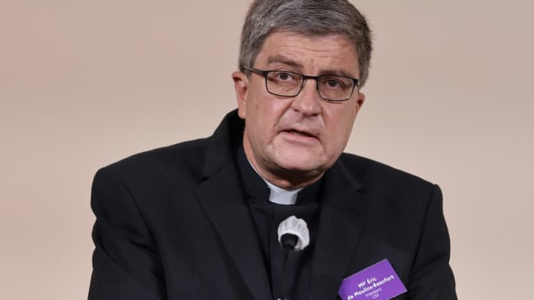 Le président de la Conférence des évêques de France (CEF), Mgr Eric de Moulins-Beaufort, lors de la remise du rapport Sauvé, le 5 octobre 2021 à Paris