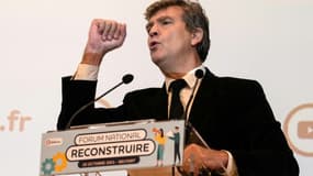 L'ancien ministre de l'Economie Arnaud Montebourg, candidat à la présidentielle 2022, fait un discours devant le forum "Reconstruire", le 20 octobre 2021 à Belfort.
