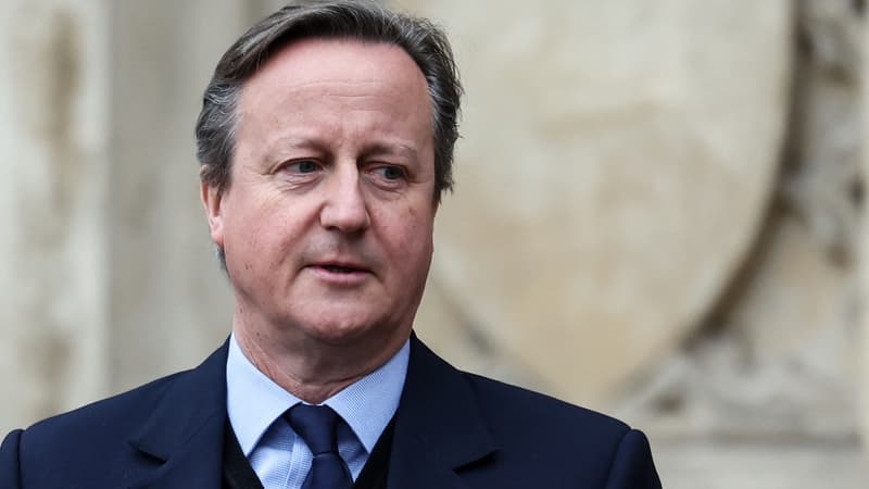Royaume-Uni: le chef de la diplomatie David Cameron piégé par un canular vidéo