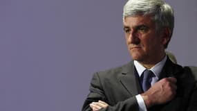 Selon des sources parlementaires, Hervé Morin, candidat du Nouveau Centre à l'élection présidentielle, est sur le point de se retirer de la course à l'Elysée, complétant la liste des abandons dans une campagne où la forte bipolarisation droite-gauche est
