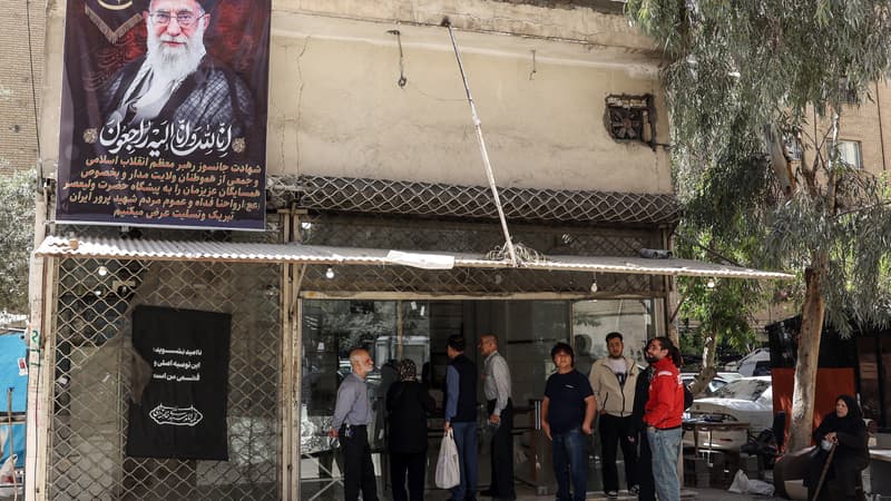 La capitale est "devenue une ville fantôme, personne ne peut faire de courses": déjà 2 millions d'emplois détruits, des usines à l'arrêt complet, une inflation de plus de 50%... L'économie iranienne à l'agonie