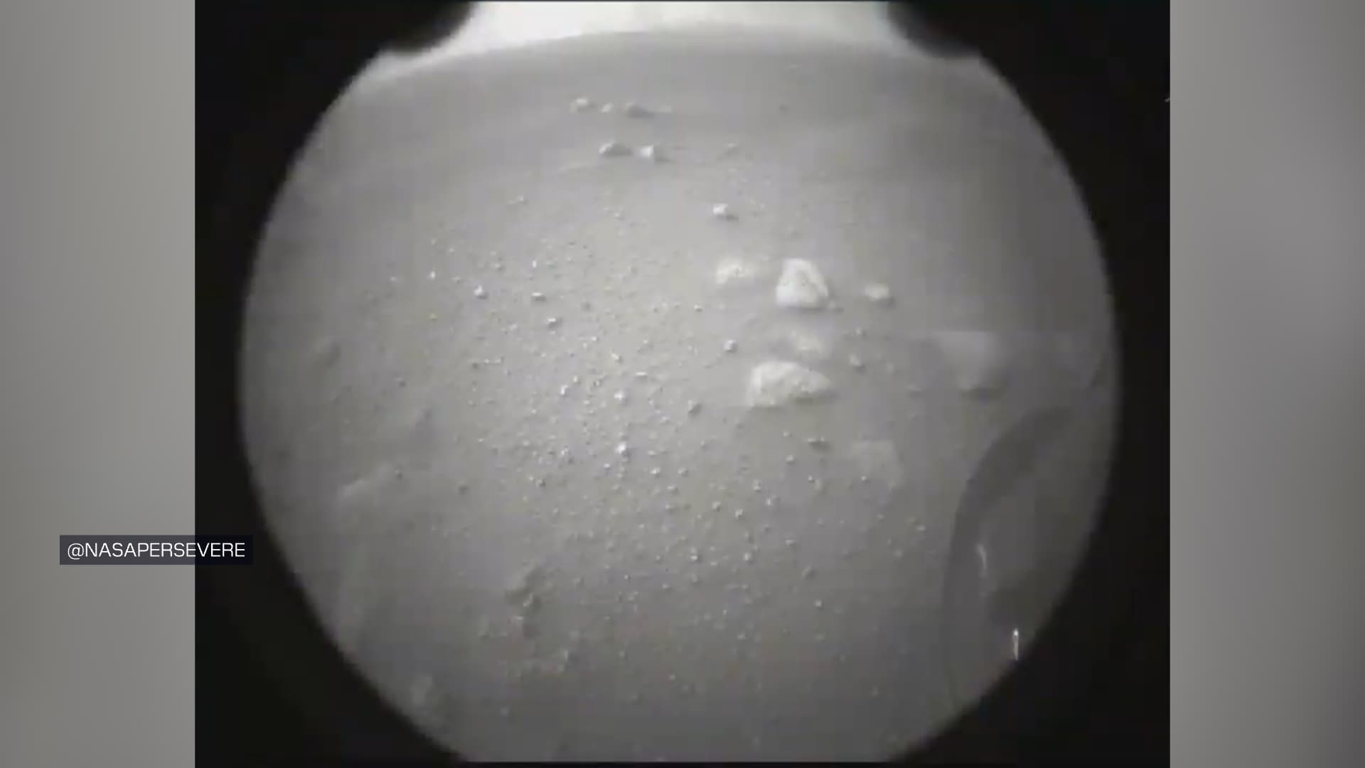 La deuxième image transmise par Perseverance depuis Mars. La deuxième image transmise par Perseverance depuis Mars.
