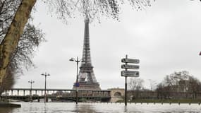 La Seine est en crue. 