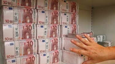 Le déficit du budget de l'Etat s'établissait à 21,8 milliards d'euros fin février contre 32,6 milliards un an plus tôt, selon la dernière situation mensuelle budgétaire publiée par le ministère du Budget. Le ministère estime que cette amélioration est due