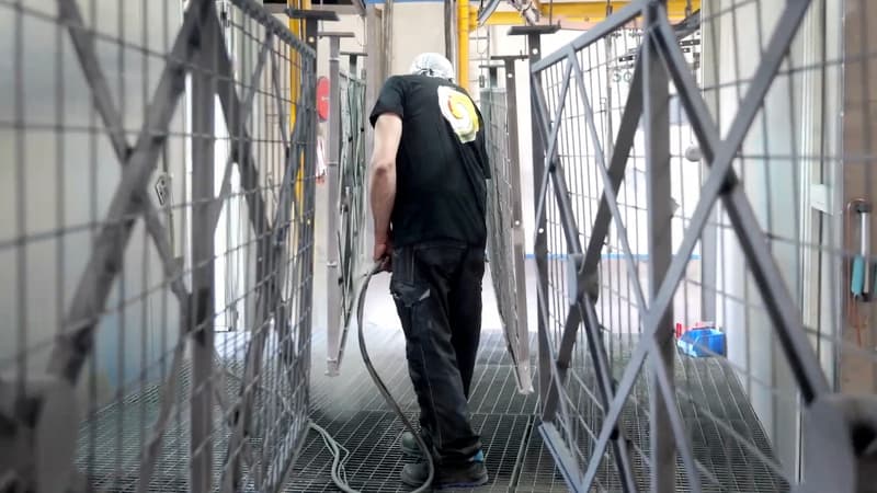 Forte de son expertise et d'un savoir-faire unique, la société Color Pro est une référence dans le domaine de la peinture industrielle et du traitement de surface.