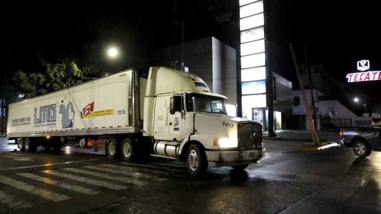 Le camion réfrigéré dans les rues de Guadalajara.