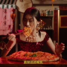 Cette publicité de Dolce & Gabbana a choqué la Chine
