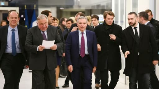 Gérard Larcher, Bernard Accoyer et Francois Baroin à la sortie du du comité politique de LR le 6 mars 2017 à Paris Gérard Larcher, Bernard Accoyer et Francois Baroin à la sortie du du comité politique de LR le 6 mars 2017 à Paris