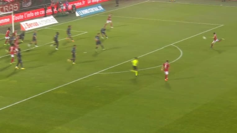 La frappe splendide de Lees-Melou lors de Brest-OM, le 14 août 2022