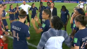 Corinne Diacre et les Bleues à la fin du match France-États-Unis, le 28 juin
