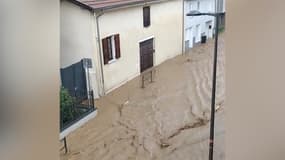 Les images des impressionantes coulées de boue à Feyzin (Rhône).