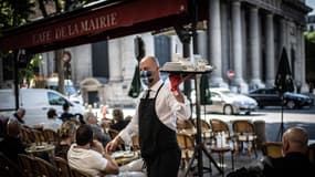 Le café de la mairie, à Paris.