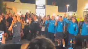 Bilal Nadir et les joueurs de l'OM accueillis en héros à l'aéroport de Marignane le 11 mai 2025