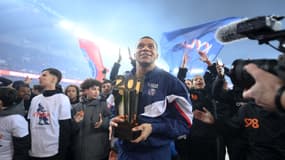 Kylian Mbappé qui célèbre son record de buts au Parc des Princes, 4 mars 2023