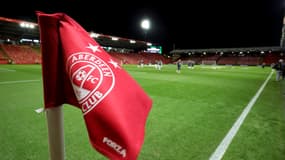 Un poteau de corner à Aberdeen avant un match de Ligue Conférence, le 27 novembre 2025