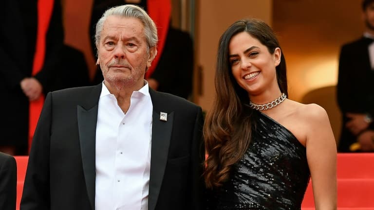 L'acteur français Alain Delon (G) avec sa fille Anouchka Delon (D), le 19 mai 2019 lors du festival de Cannes
