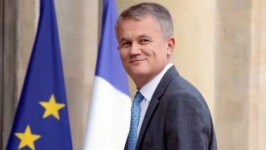 Le directeur général Jean-Pierre Rémy sert de victime expiatoire aux petits porteurs